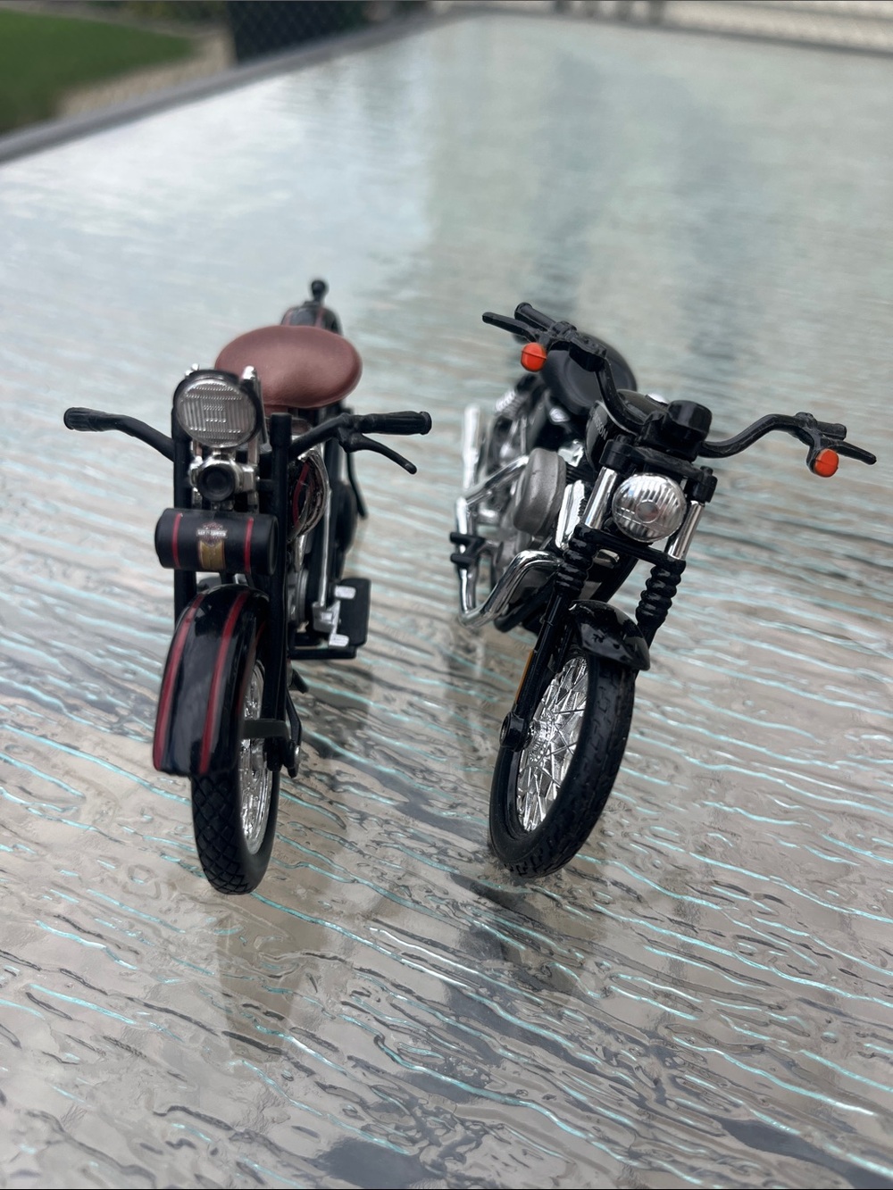 Maisto Harley Davidson Plastic Models 1:18 Scale Motorcycles Set of 13 - Picture 14 of 15